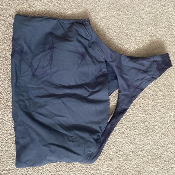 alphalete one shoulder sports bra with chest opening - Picture 2 of 3